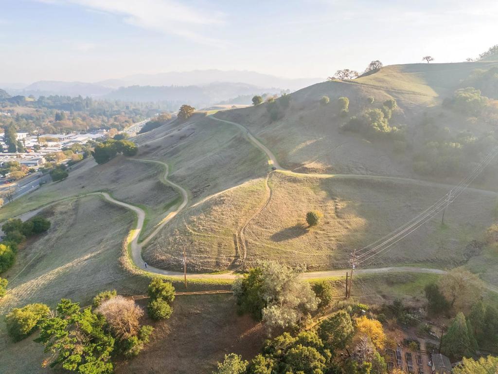 https://media.crmls.org/mediaz/a1f22a2e-33bb-47c3-9f83-592885d51a14.jpg?preset=X-Large