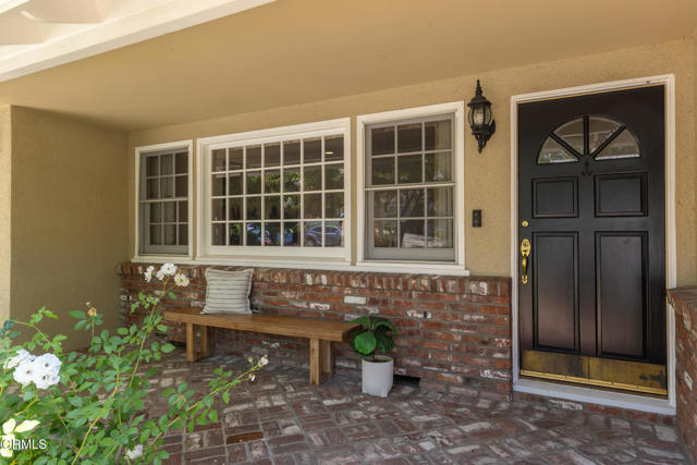 4650 Encinas Drive, La Canada Flintridge CA: https://media.crmls.org/mediaz/a1f26ee9-ef6c-4e79-9ce9-8383bb1c4a23.jpg