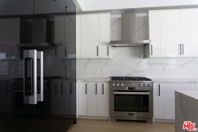 10360 Ilona Avenue, Los Angeles CA: https://media.crmls.org/mediaz/a1f29ec3-1039-4dab-9f7b-90673deaa566.jpg