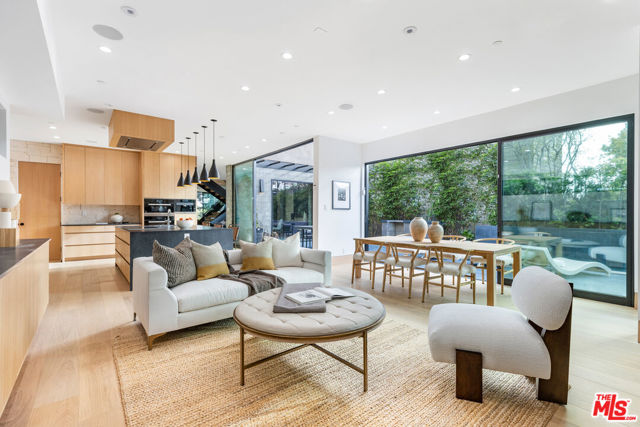 1011 Georgina Avenue, Santa Monica CA: https://media.crmls.org/mediaz/a1f3dc09-514d-4704-9ec9-354300bfc136.jpg