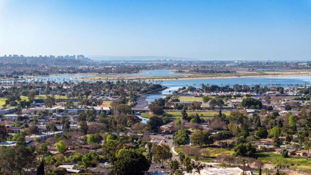2481 La Marque St, San Diego CA: https://media.crmls.org/mediaz/a1f45b56-b1d4-47d0-8271-1bfe87fcf5e2.jpg