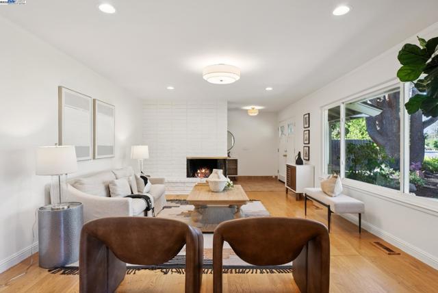 1515 Grove Way, Concord CA: https://media.crmls.org/mediaz/a1f48738-6187-4c0f-9874-d9abcb98da6d.jpg