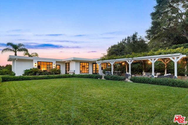 880 Knollwood Drive, Santa Barbara CA: https://media.crmls.org/mediaz/a1f4e8ee-ef8a-4150-be3a-722803121549.jpg
