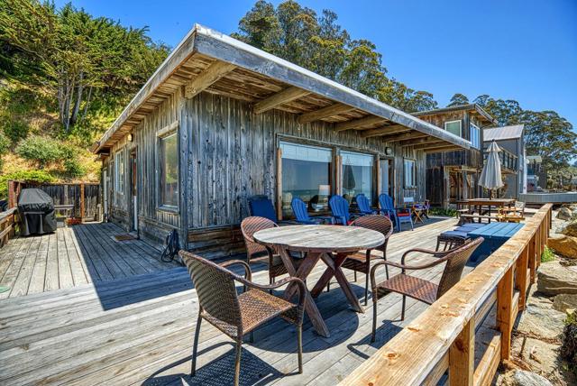 16 Potbelly Beach Road, Aptos CA: https://media.crmls.org/mediaz/a1f50bd3-99f9-4a22-8772-723cbcfd6e7c.jpg