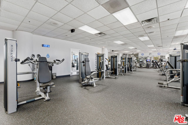 4316 Marina City Drive, Marina del Rey CA: https://media.crmls.org/mediaz/a1f5e06e-ad4f-4b96-a2e4-d666263600eb.jpg