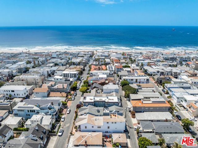 459 35th Street, Manhattan Beach, California 90266, 5 Bedrooms Bedrooms, ,3 BathroomsBathrooms,Residential,Sold,35th,25586389