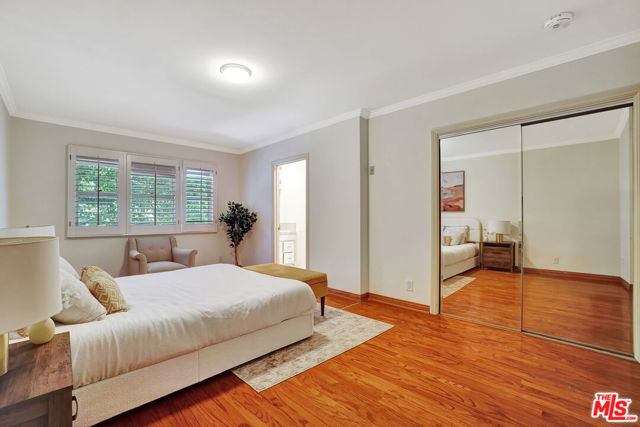 5025 Delita Place, Woodland Hills CA: https://media.crmls.org/mediaz/a1f689de-85fe-46a0-a899-09e7f12819b9.jpg