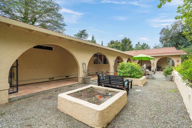 8103 Crestview Court, Gilroy CA: https://media.crmls.org/mediaz/a1f68a42-721c-43b5-bec7-a044e79566e4.jpg
