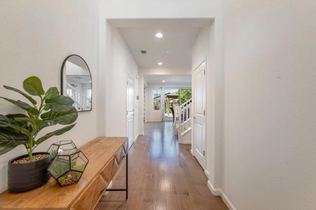 712 Baxter Way, Gilroy CA: https://media.crmls.org/mediaz/a1f75697-5717-4fb5-a1e4-dc724a8da675.jpg