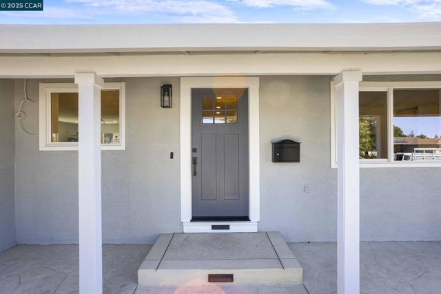 4650 Regina Ln, Concord CA: https://media.crmls.org/mediaz/a1f83192-296b-49d5-ad28-b9eb1291b6c9.jpg