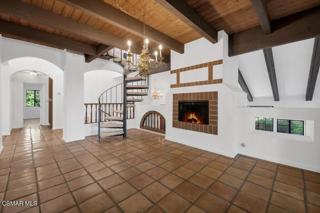 751 Wildwood Avenue, Thousand Oaks CA: https://media.crmls.org/mediaz/a1f8a990-a5d0-4ba8-b315-5bd09ddbc9e3.jpg