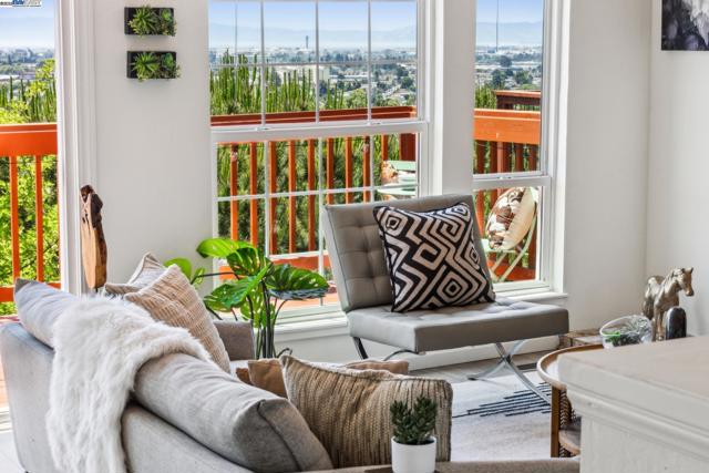 3014 BROADMOOR VIEW, Oakland CA: https://media.crmls.org/mediaz/a1f8f9e4-5360-4de0-a5bf-b41a755d7259.jpg