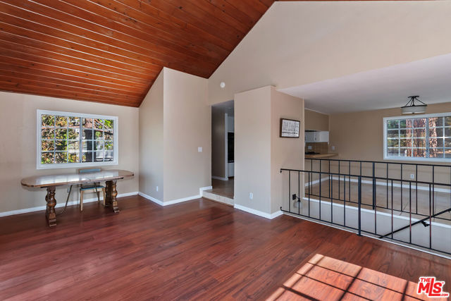 28665 Zion Drive, Lake Arrowhead CA: https://media.crmls.org/mediaz/a1f921c1-fb50-4037-9a9a-1d43890272c5.jpg