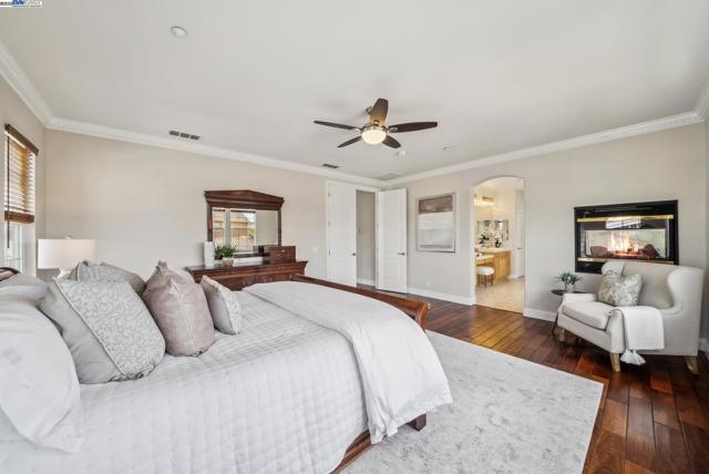 2193 Autinori Ct, Livermore CA: https://media.crmls.org/mediaz/a1f96354-36e3-46a2-b23f-7e5f808afbd4.jpg