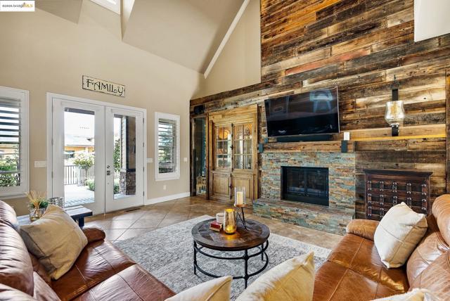 3501 Byer Road, Byron CA: https://media.crmls.org/mediaz/a1f9d3fe-2287-4ccd-9185-8590a5e0f079.jpg