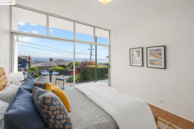 7145 View Ave, El Cerrito CA: https://media.crmls.org/mediaz/a1fa2933-48be-408f-918e-ab6cfcde29ce.jpg