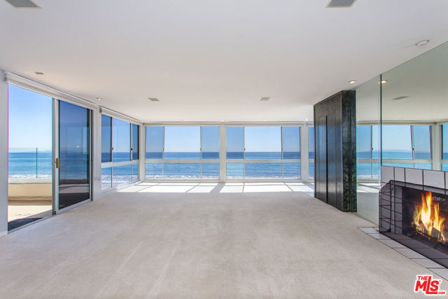 22548 PACIFIC COAST Highway, Malibu CA: https://media.crmls.org/mediaz/a1faf128-9d8d-4f3b-8e1f-ac9f48e61613.jpg
