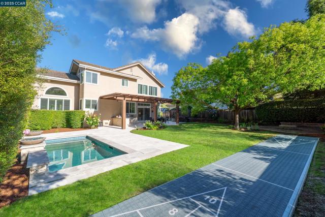 40 Northview Ct, Danville CA: https://media.crmls.org/mediaz/a1fafeae-fba1-4f33-b87f-7f3990feb883.jpg