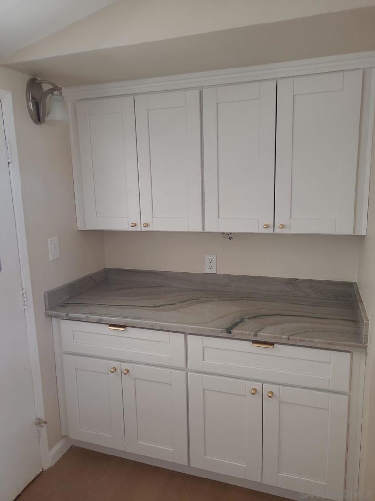5483 Elgin Ave - photo 3