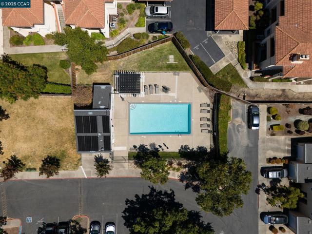 6625 Pioneer Ln, Dublin CA: https://media.crmls.org/mediaz/a1fc332c-3128-48f2-96d4-8873293e9608.jpg