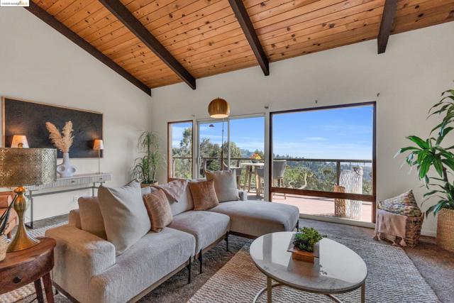 2001 Manzanita Dr, Oakland CA: https://media.crmls.org/mediaz/a1fc89e5-f21b-4fce-8be0-f8d48e9d03af.jpg