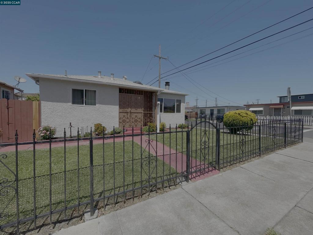 2029 Sutter Ave