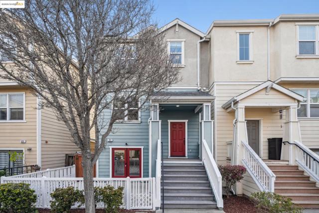 711 Summer Ln, Richmond CA: https://media.crmls.org/mediaz/a1fe0b23-df29-4069-8fb8-b16692d45f67.jpg