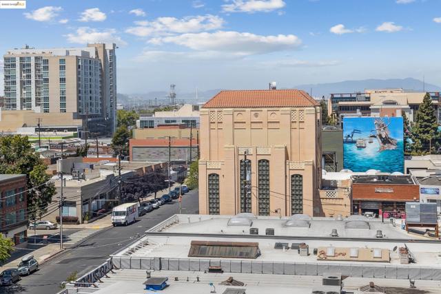 428 Alice Street, Oakland CA: https://media.crmls.org/mediaz/a1fe377a-84b9-41a9-a792-23594b8cb3b3.jpg