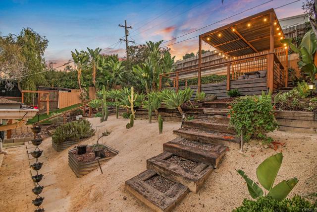 Detail Gallery Image 3 of 71 For 4444 Beverly Dr, La Mesa,  CA 91941 - 4 Beds | 3 Baths