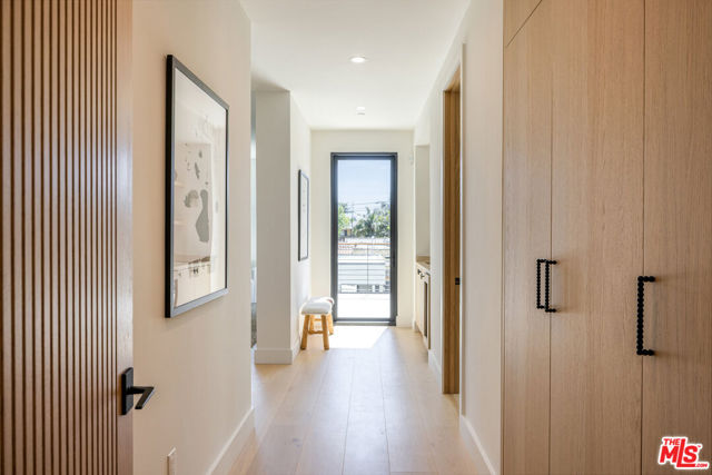 2115 Walnut Avenue, Venice CA: https://media.crmls.org/mediaz/a1fe8a18-d640-433c-b1f3-d4be187231f7.jpg