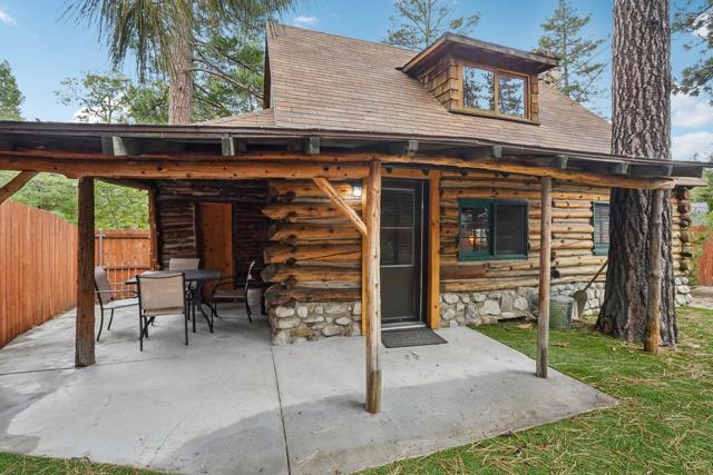25750 Alderwood, Idyllwild CA: https://media.crmls.org/mediaz/a1fea113-688b-4138-a6ab-a5a78af5ef6a.jpg