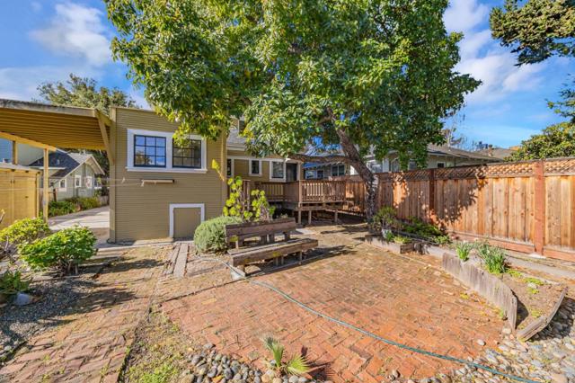 333 Waverley Street, Palo Alto CA: https://media.crmls.org/mediaz/a1fee22c-3e00-4ddd-b9f0-1615512d8c74.jpg