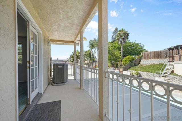 1173 Oasis Ave, Chula Vista CA: https://media.crmls.org/mediaz/a1ff6a51-b1c7-45ba-ba0f-d3e69cc9fdef.jpg