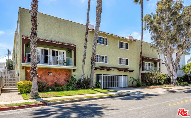 428 Hill Street, Santa Monica CA: https://media.crmls.org/mediaz/a1ff83e2-0db6-4749-beed-c0b3575e6a7a.jpg