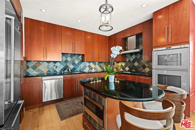 6220 Pacific Avenue, Playa del Rey CA: https://media.crmls.org/mediaz/a200632d-5432-4d07-a8a5-877e7d87ce1d.jpg