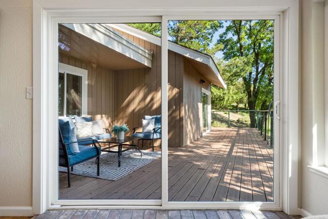 20243 Beatty Ridge Road, Los Gatos CA: https://media.crmls.org/mediaz/a2010d7b-063b-4eb3-8c95-cf6e0e39874e.jpg