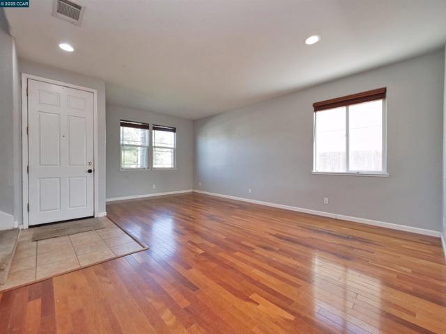 2035 Pasado Avenue, Manteca CA: https://media.crmls.org/mediaz/a2011942-cf14-4cfd-84b9-7d8f93175c67.jpg