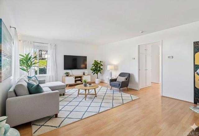 Detail Gallery Image 6 of 45 For 201 4th St a & B,  Encinitas,  CA 92024 - 5 Beds | 3/1 Baths