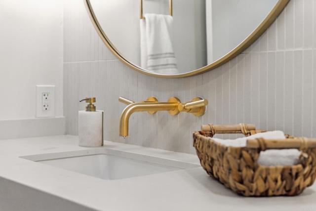 Detail Gallery Image 14 of 23 For 1562 Camino Del Mar, Del Mar,  CA 92014 - 1 Beds | 2 Baths