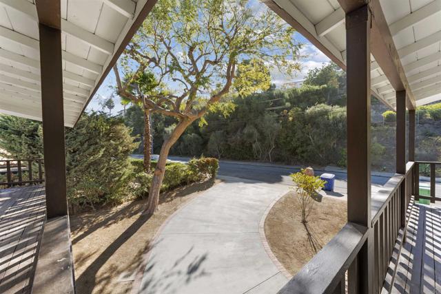 5777 Desert View Drive, La Jolla CA: https://media.crmls.org/mediaz/a2028769-661b-439d-9b84-98205e321442.jpg