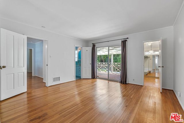 2427 Benedict Canyon Drive, Beverly Hills CA: https://media.crmls.org/mediaz/a202941a-48fa-460f-9fe9-e2fdb8c6bbb3.jpg