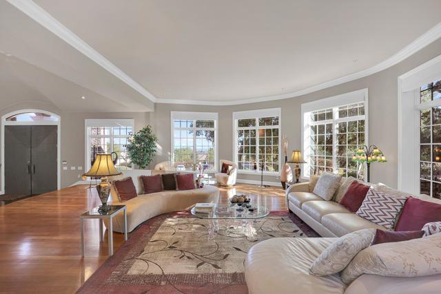 8451 Goldenrod Circle, Gilroy CA: https://media.crmls.org/mediaz/a2029b14-659e-4383-8d30-0745da894d20.jpg