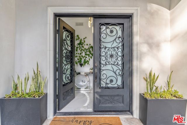 4854 Brewster Drive, Tarzana CA: https://media.crmls.org/mediaz/a2029b40-17d8-4cdd-a45b-4b2d3b0bbd4a.jpg