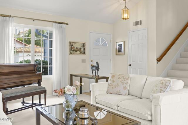 Detail Gallery Image 7 of 39 For 2467 Ridgebrook Pl, Thousand Oaks,  CA 91362 - 3 Beds | 2/1 Baths