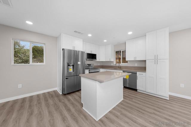 3335 37 S Barcelona St., Spring Valley CA: https://media.crmls.org/mediaz/a20387c0-8c0c-474c-8ef0-212cfbee6d46.jpg