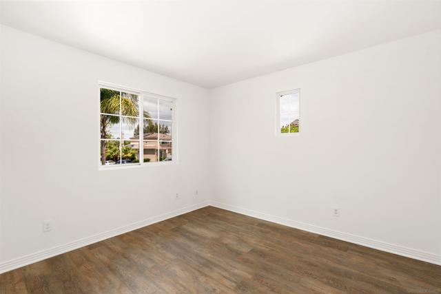 1020 Crystal Springs Pl, Escondido CA: https://media.crmls.org/mediaz/a20448bc-ea74-4211-a0fe-d6b654834f55.jpg