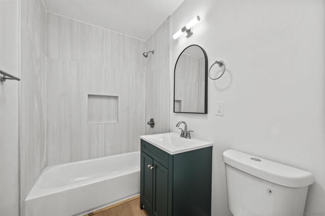 6979 81 Amherst, San Diego CA: https://media.crmls.org/mediaz/a204e0eb-f775-4370-ab07-cb13768254c7.jpg