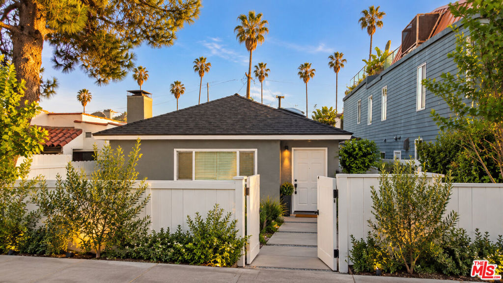 806 Navy Street — image 1