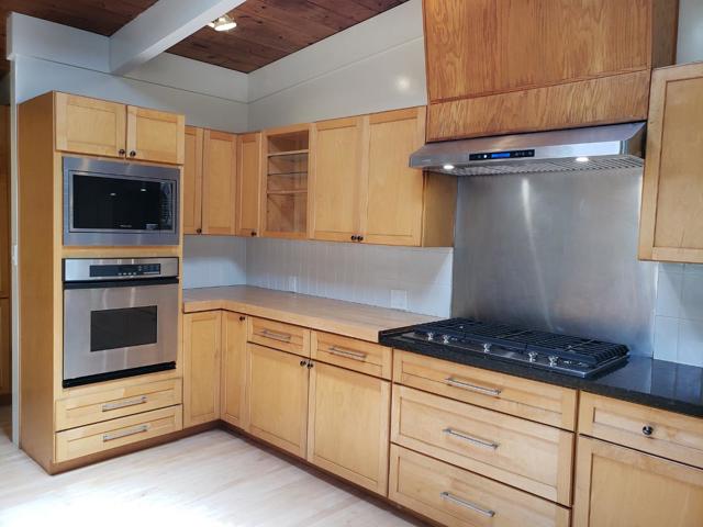 528 Moraga, Orinda CA: https://media.crmls.org/mediaz/a206564e-074f-487a-bf9b-157c017c2f5e.jpg