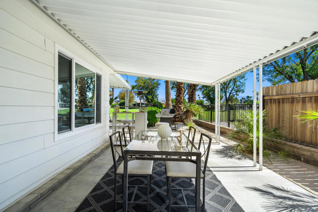 427 Calle Madrigal, Cathedral City CA: https://media.crmls.org/mediaz/a2065b47-df29-4933-b7d4-3790571bfedf.jpg